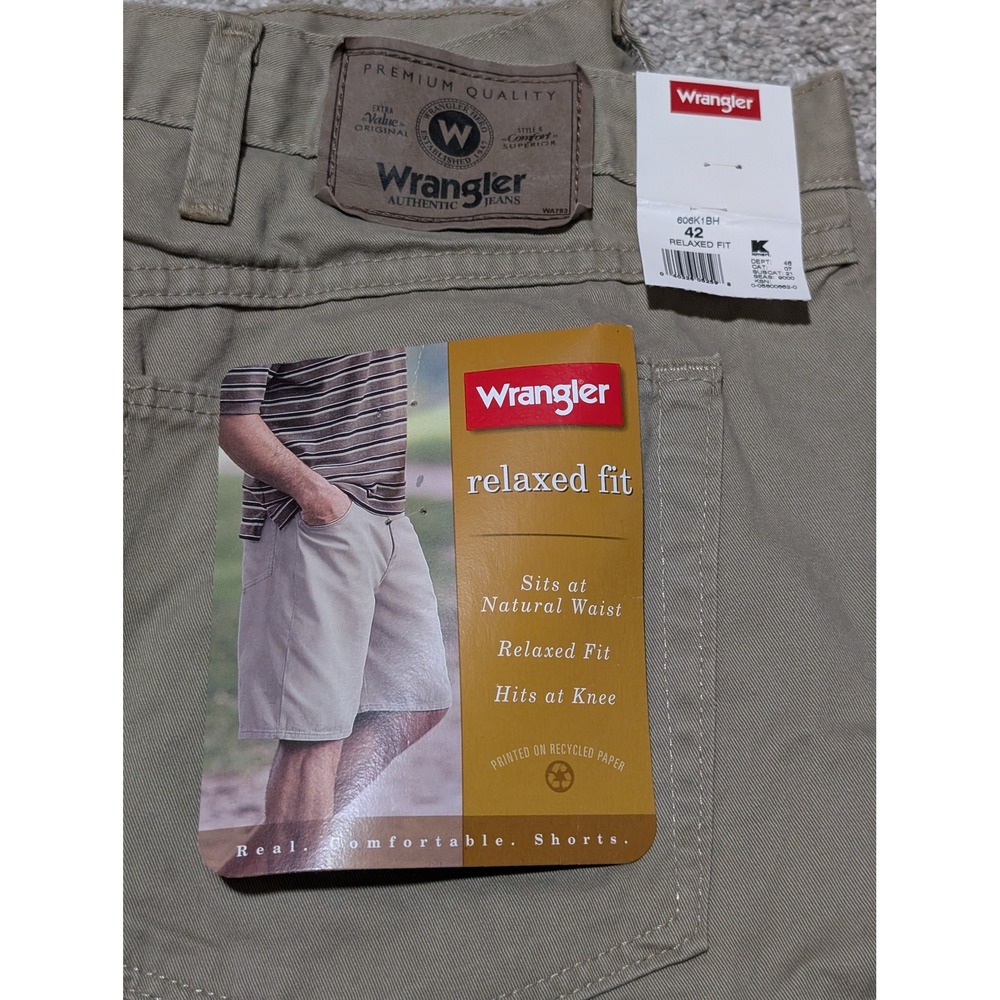 Vintage Wrangler Shorts Mens 42 Khaki Relaxed Fit Cotton Workwear NWT
